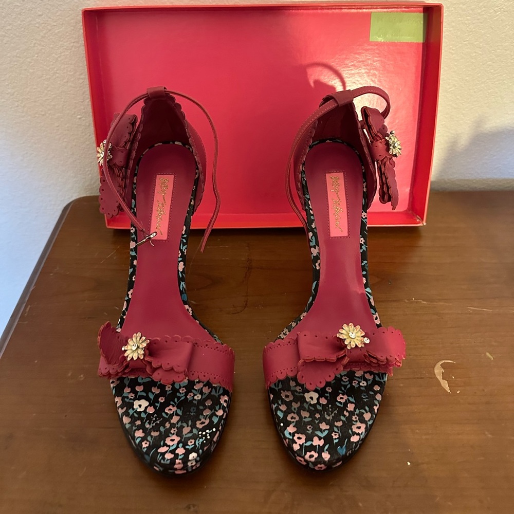 Womens Betsey Johnson Red Leather Fabric Flower US 8M High Heel Stiletto Sandals